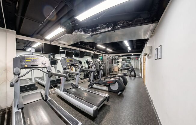 Studio, 1 bath, 460 sqft, $2,550, Unit 0219