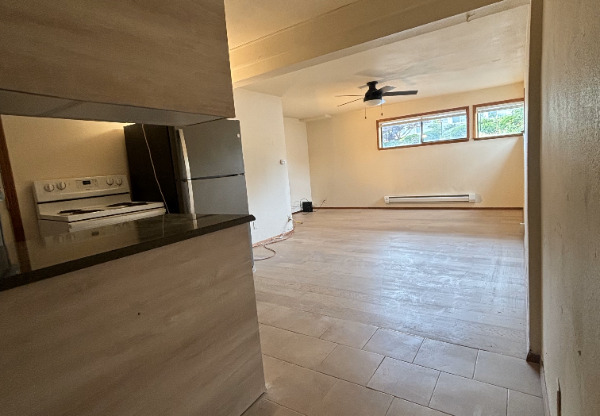 12722 76 AVE S