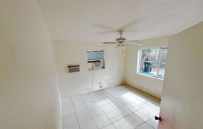 837 NW 10 TER - COMM 8