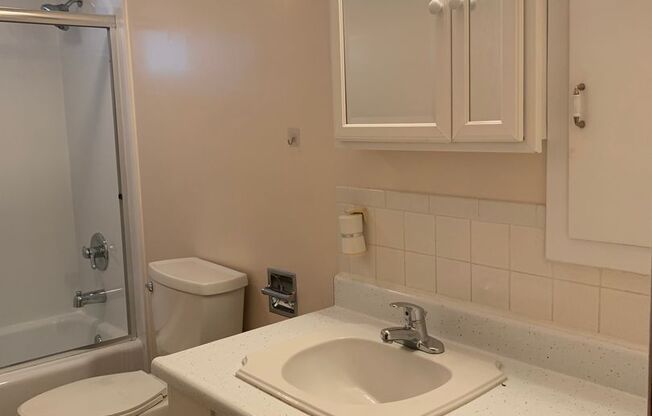 3 beds, 1 bath, $1,800