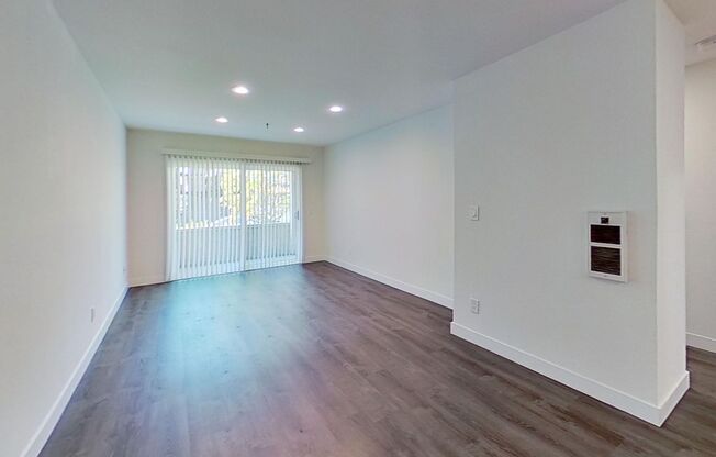 2 beds, 1 bath, 830 sqft, $2,495, Unit 117