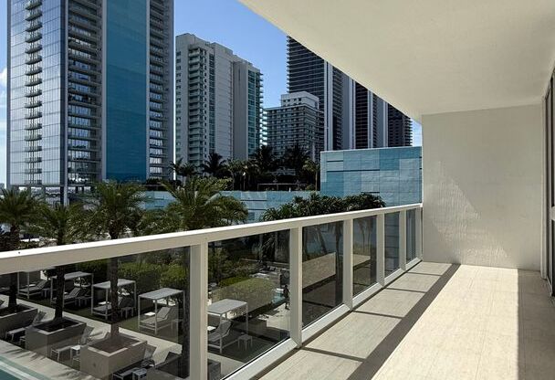 3 beds, 3 baths, $6,200, Unit Unit #802