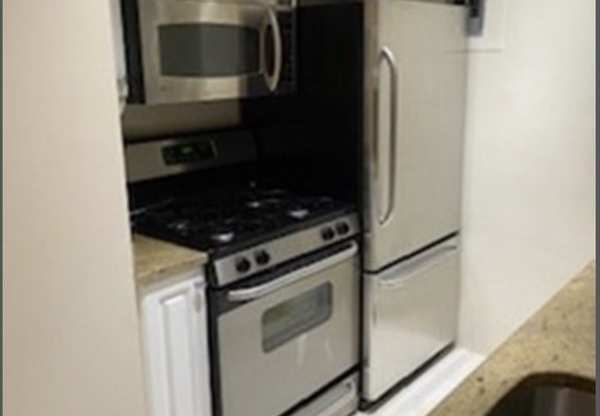1 bed, 1 bath, 590 sqft, $3,400, Unit 19M
