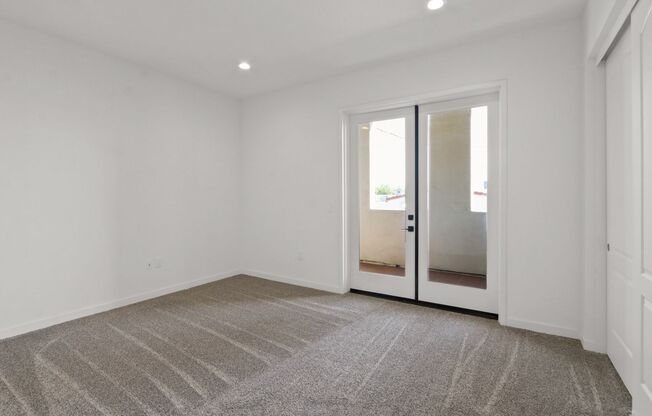 1 bed, 2 baths, 748 sqft, $5,100, Unit #101