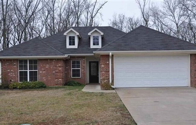 Coming Soon: 3 bedroom 2 bath in South Tyler! *LEASE UP*