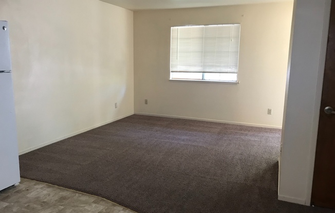 2 beds, 1 bath, 840 sqft, $1,200, Unit #1