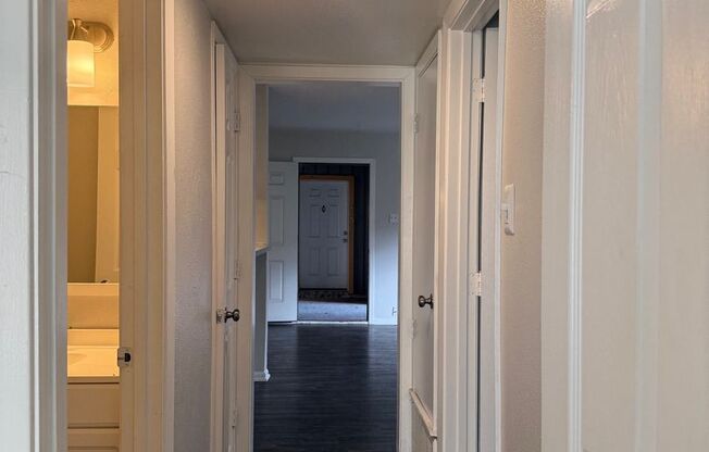 2 beds, 2 baths, 931 sqft, $1,003, Unit 04-0401