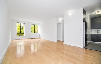 419 W 52 ST