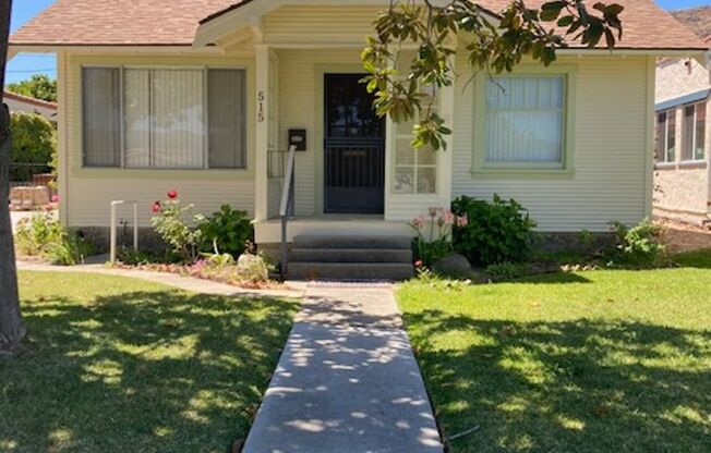 3bd/1.5ba House w/ New Flooring and Interior Paint!