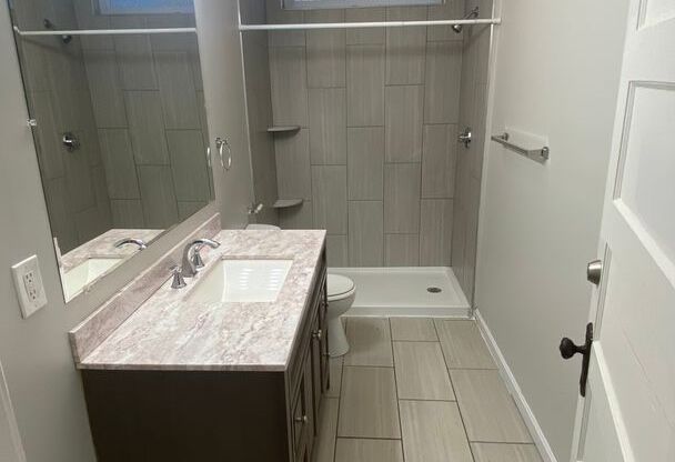 3 beds, 1 bath, $2,100, Unit 628 Smith #2