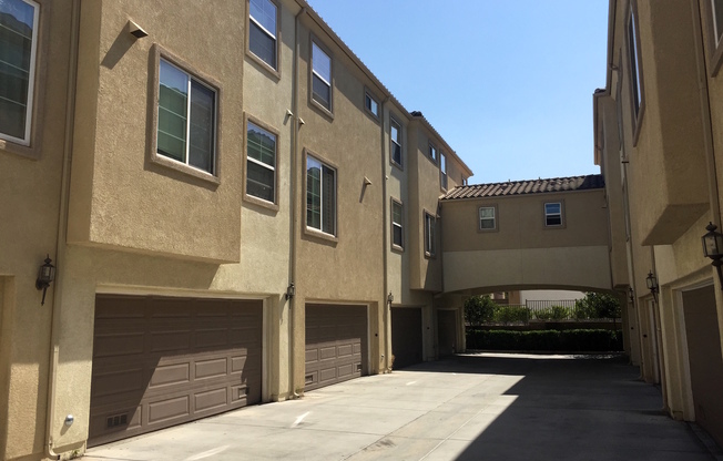 50% off first months rent! Quiet Otay Ranch townhouse, 3bed/3bath now available!