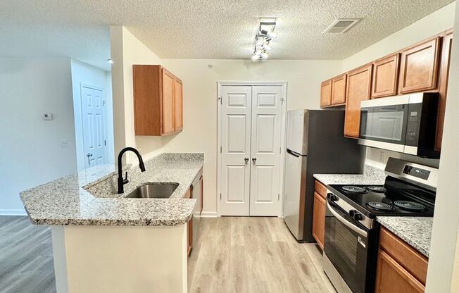 2 beds, 2 baths, $1,395, Unit 321-302