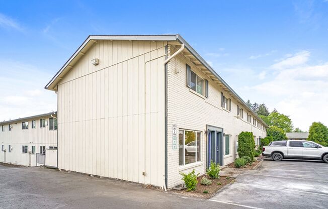 2 beds, 1 bath, 742 sqft, $1,495, Unit 1