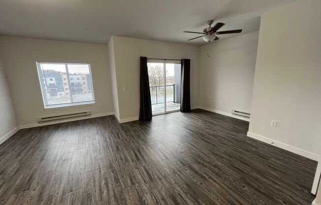 2 beds, 2.5 baths, $1,995, Unit 4958-319