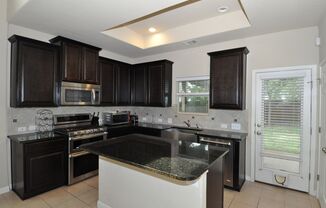 Spacious townhome in GREAT location!