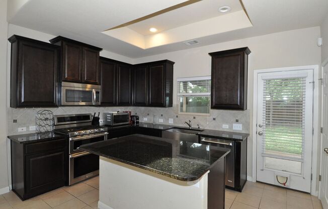 Spacious townhome in GREAT location!