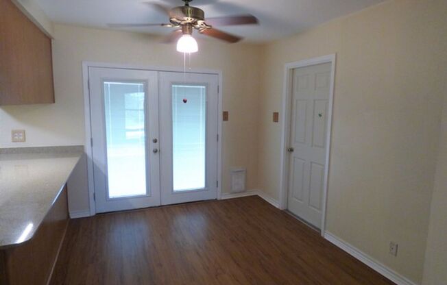 3 beds, 2 baths, $1,550