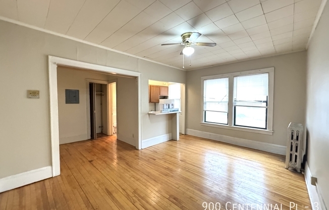 900 CENTENNIAL PL