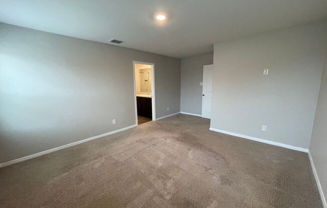 3 beds, 2 baths, $1,550