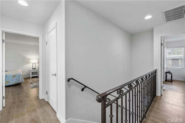 3 beds, 3 baths, 1,400 sqft, $3,500, Unit B