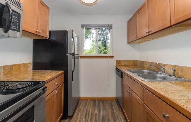 2 beds, 1 bath, 740 sqft, $1,585, Unit 2514F