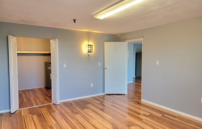 2 beds, 1 bath, 1,093 sqft, $2,400, Unit 1011