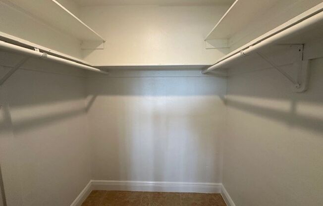 2 beds, 1 bath, 800 sqft, $1,925, Unit 224