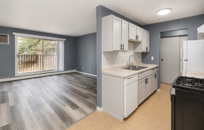 5301 - 5305 Russell -Sommerset Place