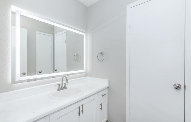 2 beds, 1 bath, 1,089 sqft, $1,400