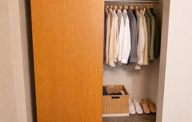 2 beds, 1 bath, 720 sqft, $1,125, Unit 25