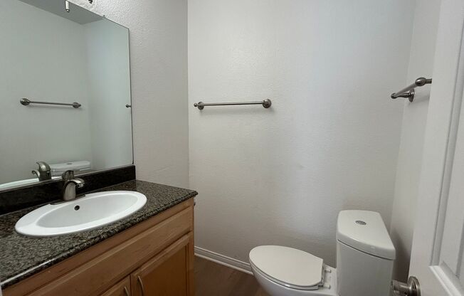 2 beds, 1 bath, 880 sqft, $2,730, Unit Q-47