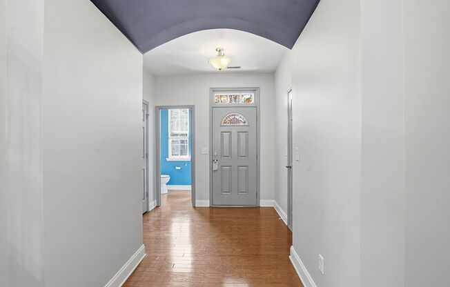 ABSOLUTELY GEORGOUS 2 STORY TOWNHOUSE IN CARY