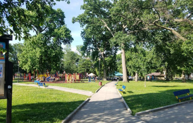 5123 Pine Street 2FF