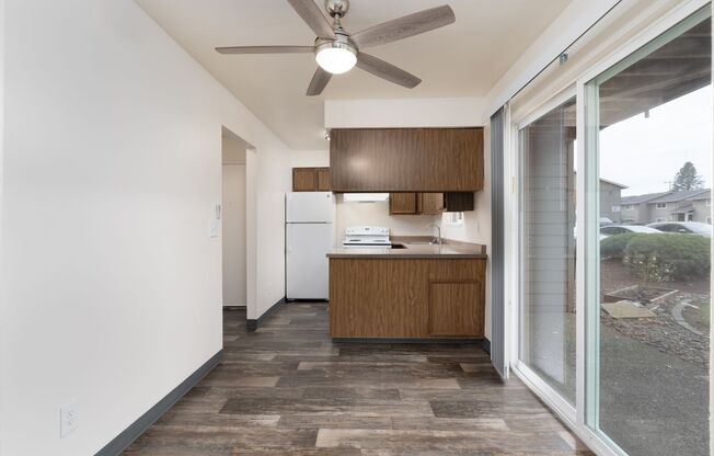 2 beds, 1 bath, 850 sqft, $1,550, Unit 750