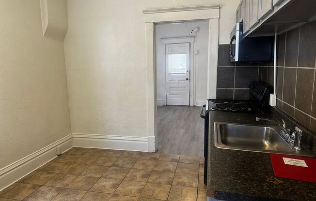 1 bed, 1 bath, 486 sqft, $895, Unit 1