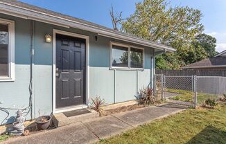 Bright Interior with Generous Bedroom Space – Includes Washer and Dryer