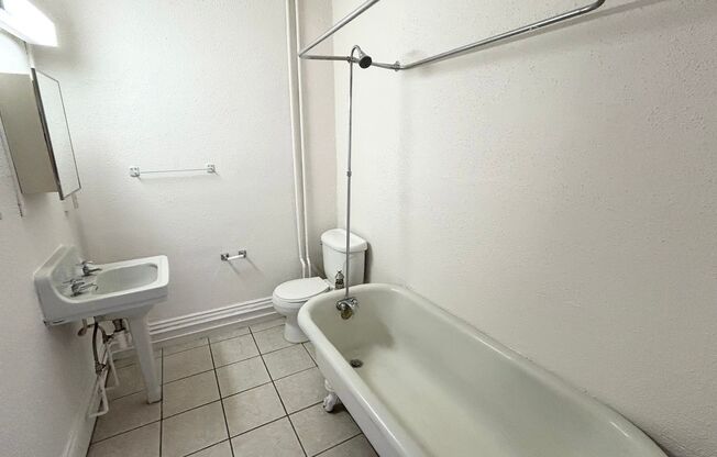 Studio, 1 bath, 270 sqft, $500, Unit 326