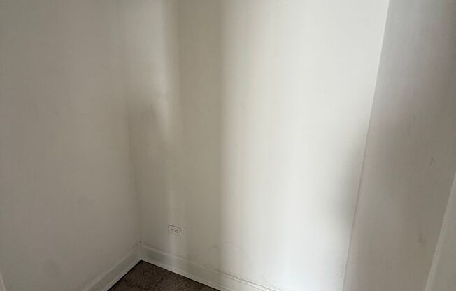 Studio, 1 bath, 308 sqft, $1,175, Unit Bayard Manor 207