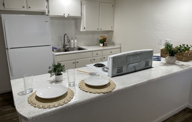 1 bed, 1 bath, 600 sqft, $1,049, Unit 242