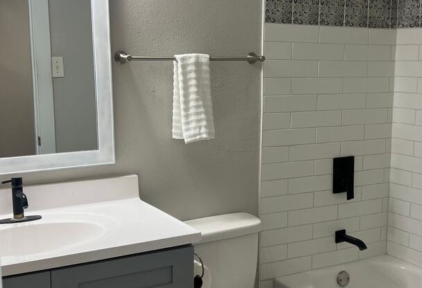 1 bed, 1 bath, 510 sqft, $1,100, Unit 55