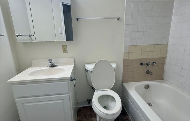 2 beds, 1 bath, 710 sqft, $1,450, Unit # 704
