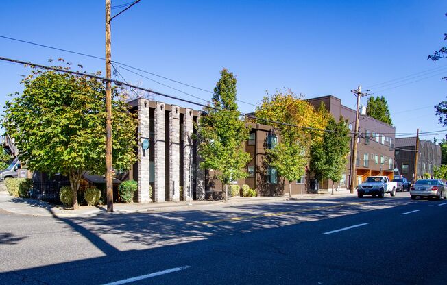 Studio, 1 bath, 460 sqft, $1,295, Unit 5625-302
