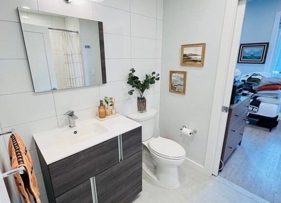 2 beds, 2 baths, 1,008 sqft, $4,100, Unit 203