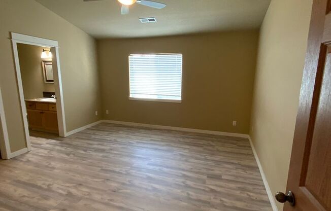 Holiday Move-in Special! Modern 2B, 2Ba Condo in Exclusive Gated Community!