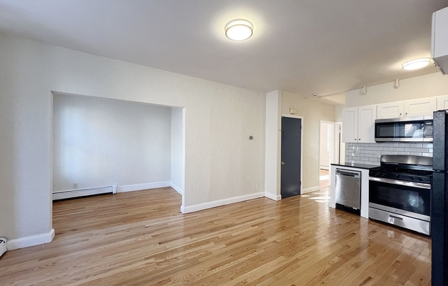 1 bed, 1 bath, 715 sqft, $2,200, Unit 2