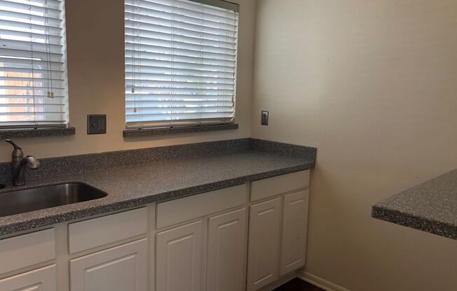 Studio, 1 bath, 325 sqft, $2,150, Unit 3