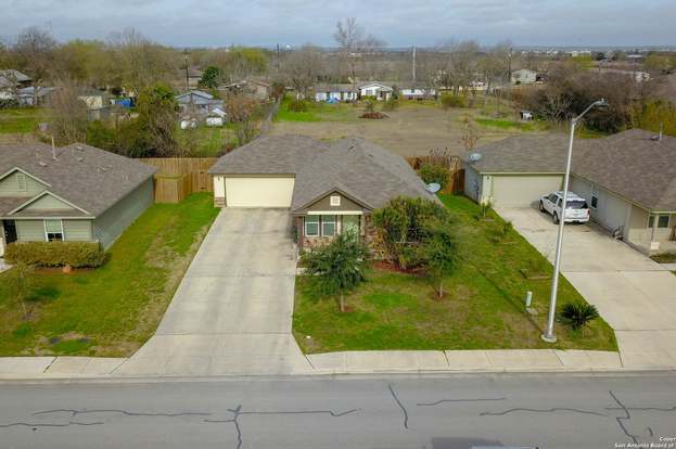 392 GENTLE BREEZE DR