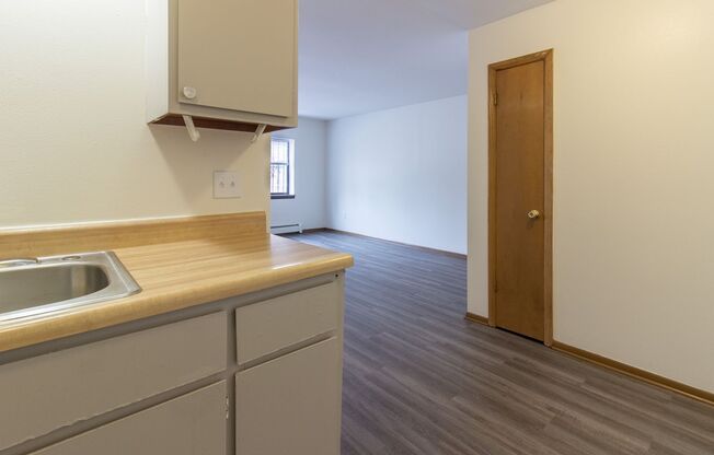 1 bed, 1 bath, 550 sqft, $1,035, Unit 301