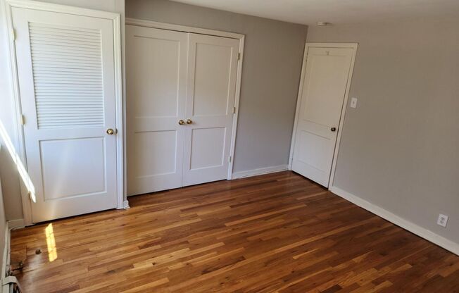 2 beds, 1 bath, 897 sqft, $2,225, Unit A-21