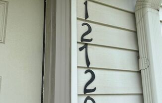 2 beds, 1 bath, 869 sqft, $1,139, Unit 12720S